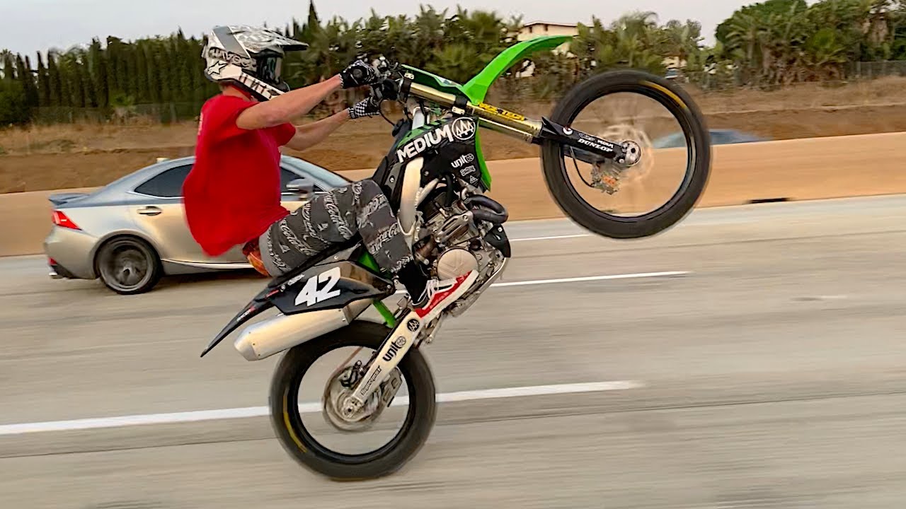 How to Catwalk a Dirt Bike