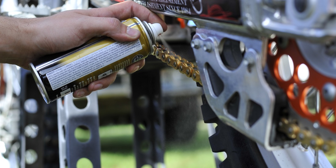 How to Clean a Dirt Bike Chain