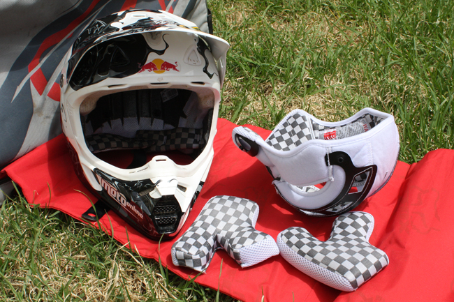 How to Clean a Dirt Bike Helmet