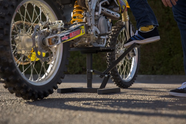 How to Put a Dirt Bike on a Stand