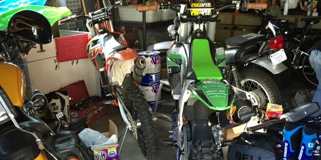 How to Start a Dirt Bike That Has Been Sitting