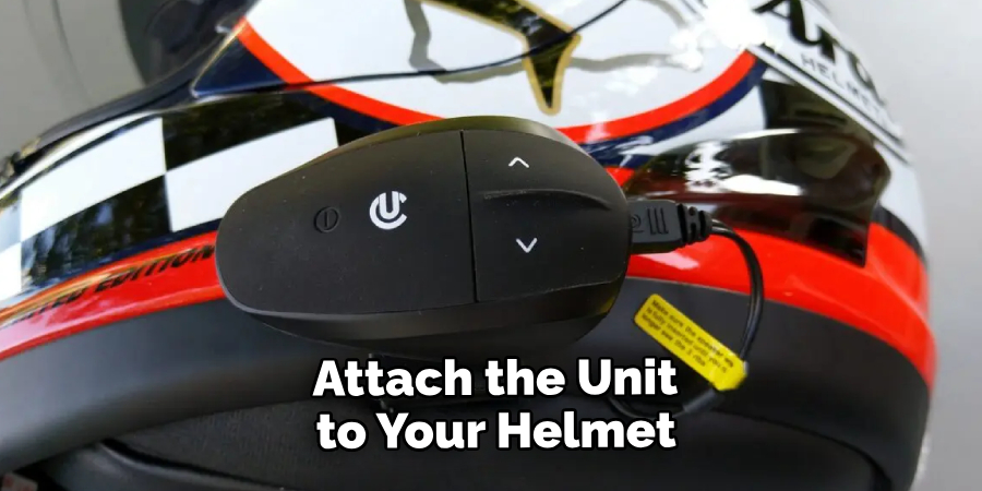  Attach the Unit to Your Helmet