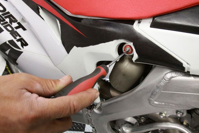 How to Adjust Suspension on Dirt Bike