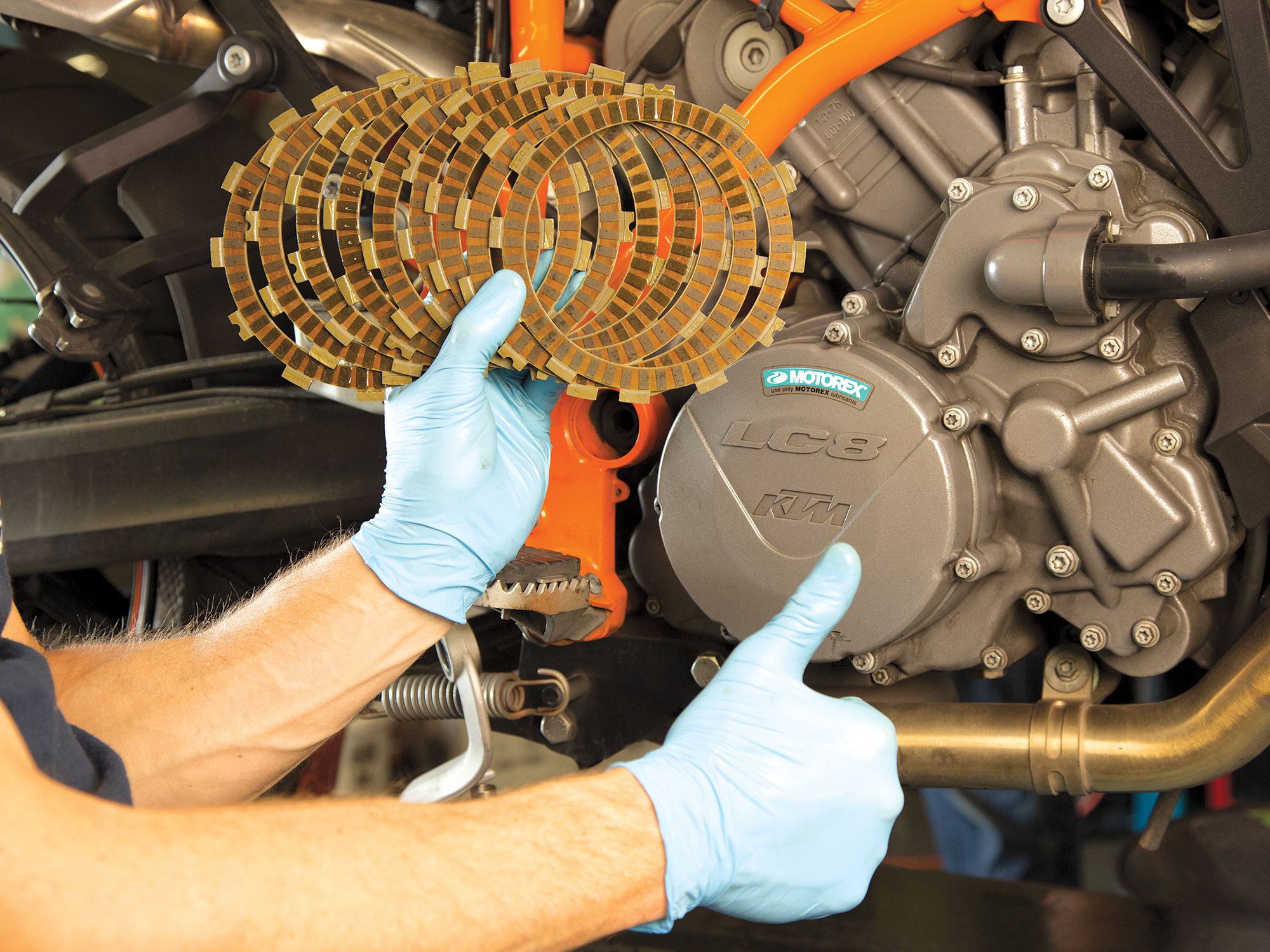 How to Replace a Clutch on a Motorcycle