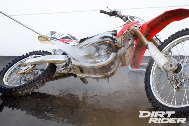 How to Wash a Dirt Bike